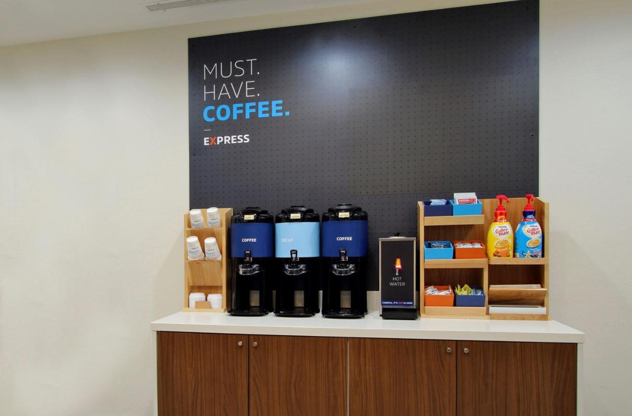 Hotel Express & By Ihg Tooele